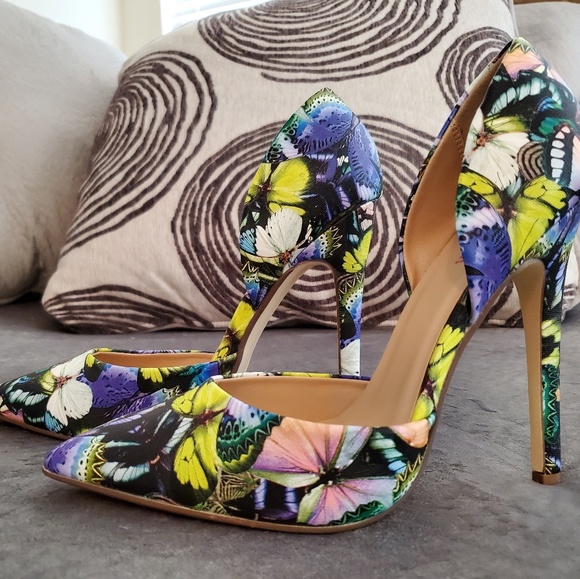 Shoes - Picture 2 of 3